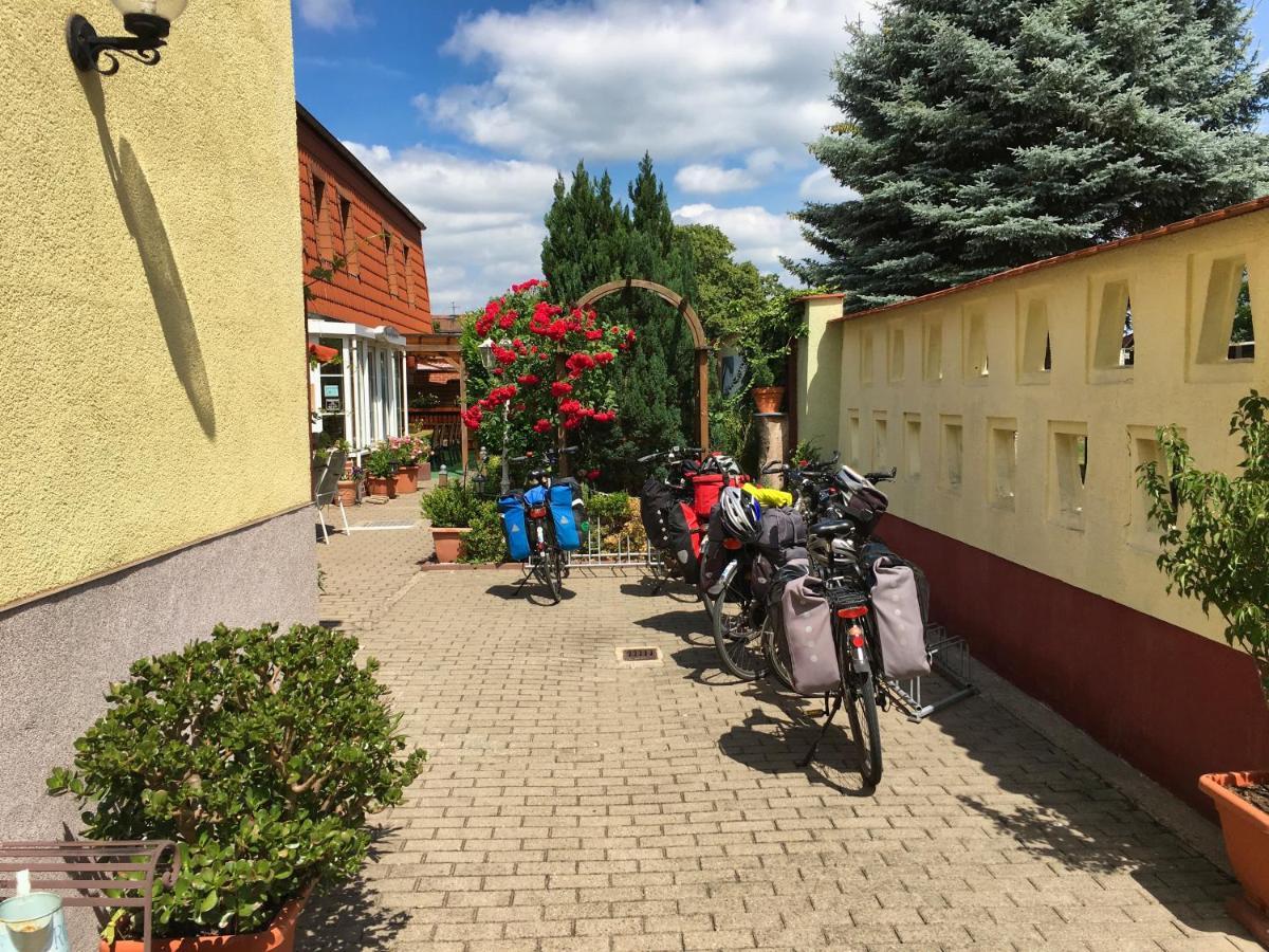Pension Luisenhof Tangermunde Bagian luar foto